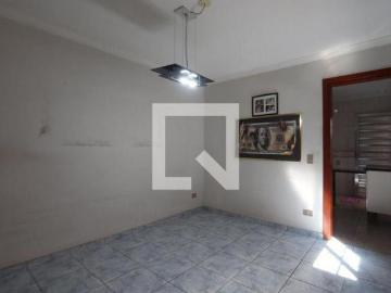 Praça Mário Cattaruzza - Garagem, Quintal