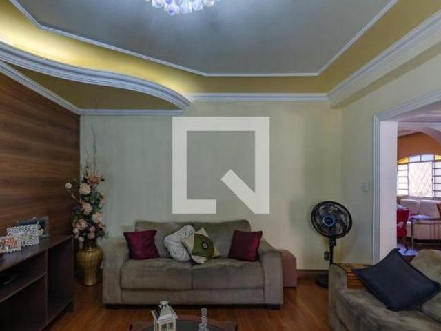 Casa à Venda Juliana, 4 Quartos, 450 m² Belo Horizonte