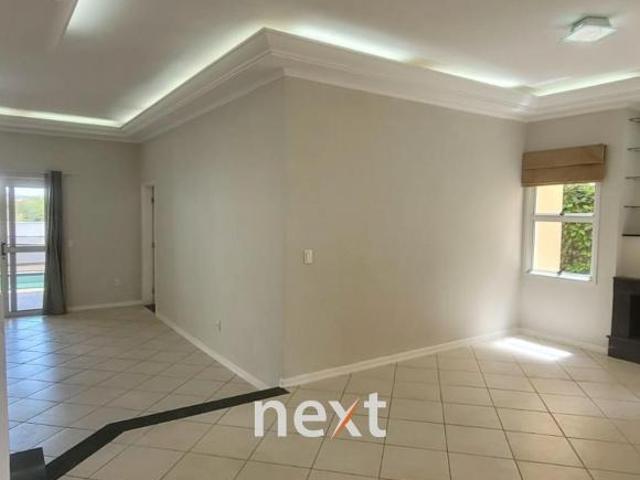 CASA À VENDA OU LOCAÇÃO COM 04 DORMITÓRIOS EM VALINHOS/SP