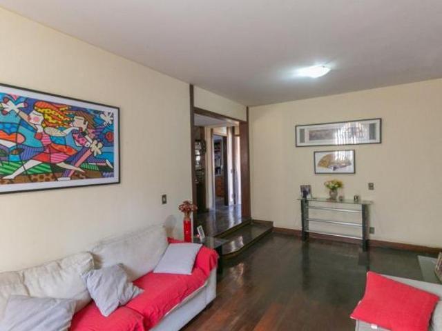 Casa à Venda Ouro Preto, 5 Quartos, 285 m2