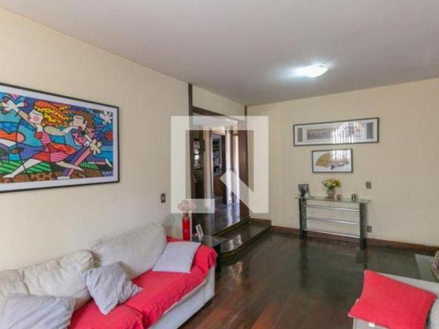 Casa à Venda Ouro Preto, 5 Quartos, 285 m² Belo Horizonte