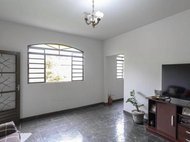 Casa à Venda Ouro Preto, 3 Quartos, 245 m2