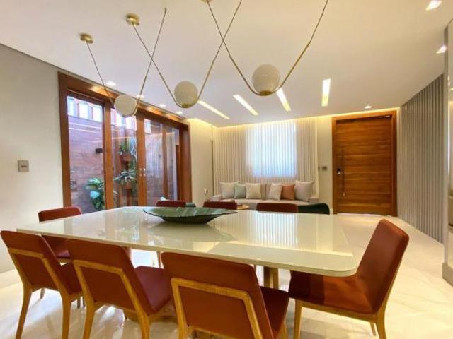 Casa à Venda Ouro Preto, 3 Quartos, 360 m2