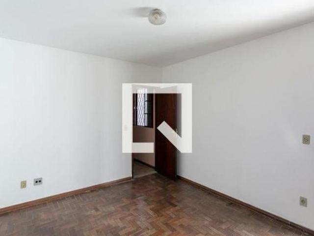 Casa à Venda Lagoinha, 8 Quartos, 180 m² Belo Horizonte