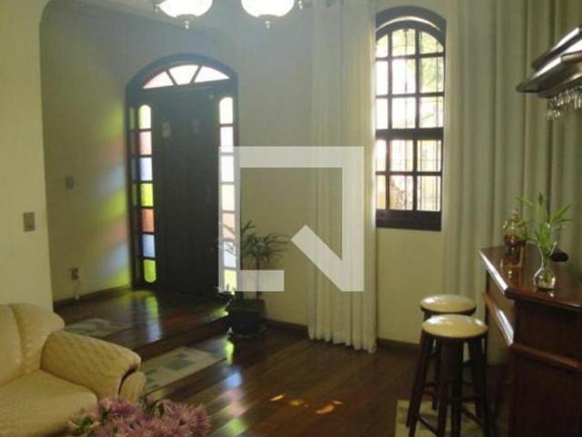 Casa à Venda Liberdade, 4 Quartos, 398 m2
