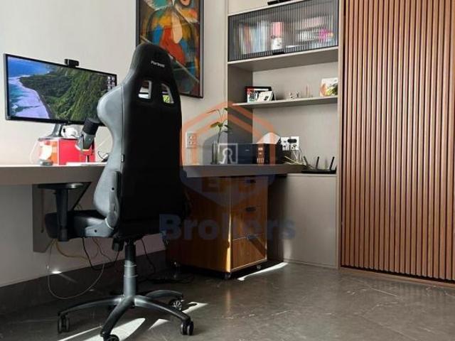 Casa a venda mobiliada, com piscina, terreno maior 4 dormitórios, 260m² área.