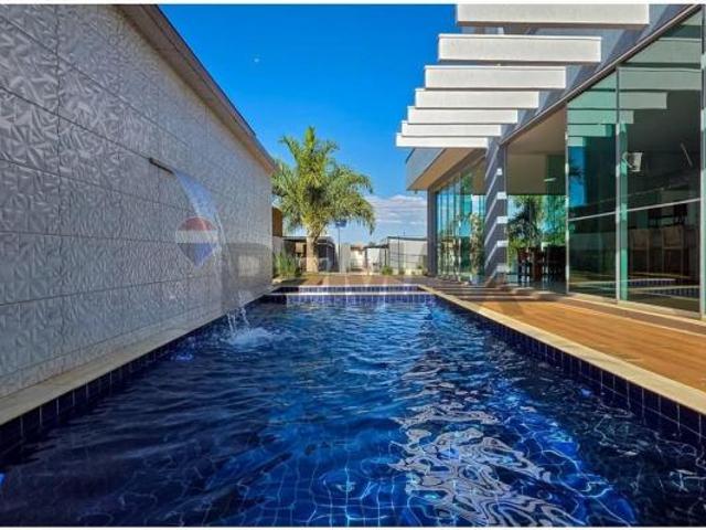 Casa à venda moderna no Condomínio Riviera do Lago Corumbá IV