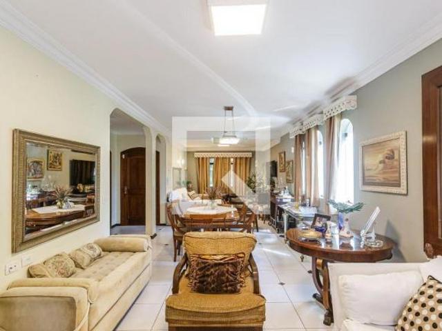 Casa à Venda Moema, 3 Quartos, 220 m2