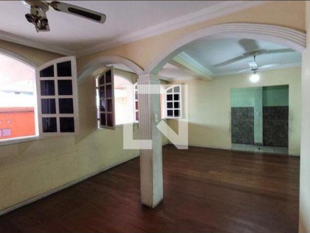Casa à Venda Monte Castelo, 4 Quartos, 360 m² Contagem
