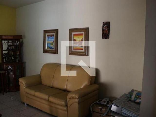 Casa à Venda Monte Castelo, 3 Quartos, 360 m² Contagem
