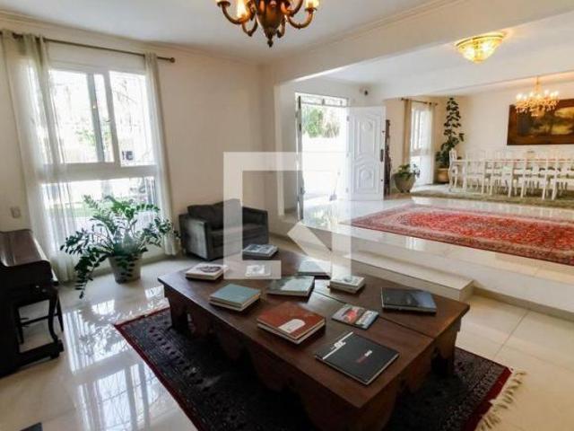 Casa à Venda Morumbi, 6 Quartos, 450 m2