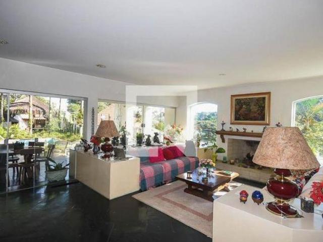 Casa à Venda Morumbi, 3 Quartos, 700 m² São Paulo