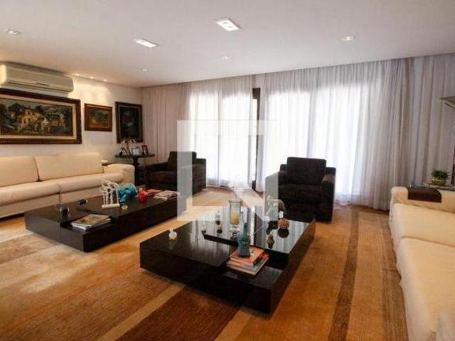 Casa à Venda Morumbi, 3 Quartos, 800 m² São Paulo