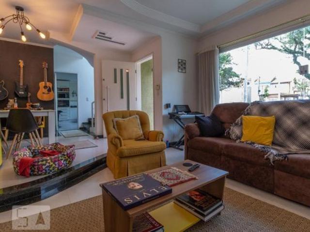 Casa à Venda Mandaqui, 3 Quartos, 220 m² São Paulo