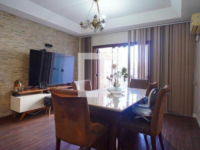 Casa à Venda Medianeira, 4 Quartos, 400 m² Porto Alegre