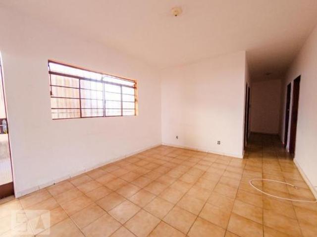 Casa à Venda Minas Brasil, 3 Quartos, 180 m² Belo Horizonte