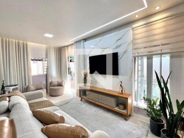 Casa à Venda Minas Brasil, 3 Quartos, 320 m² Belo Horizonte