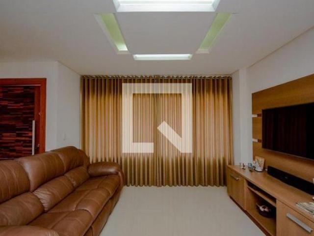Casa à Venda Nova Petrópolis, 3 Quartos, 253 m² São Bernardo do Campo