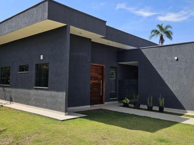 Casa à venda no condomínio Estâncias Quintas da Alvorada com 4 suítes