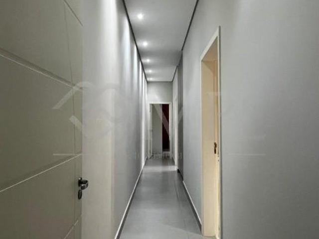 Casa à venda no Condomínio Jardim Mantova em Indaiatuba com 3 suítes e piscina