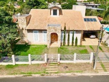 Casa à venda no Condomínio Monte Carlo, com 3 suítes, totalmente planejada Próximo ao Compre Mix!