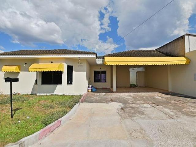 CASA À VENDA NO CONDOMÍNIO MORADA DOS NOBRES