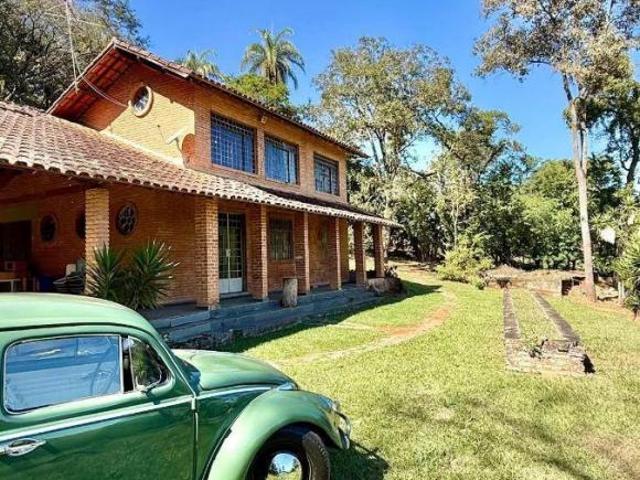 Casa à venda no COndomínio Nossa Fazenda em Esmeraldas MG