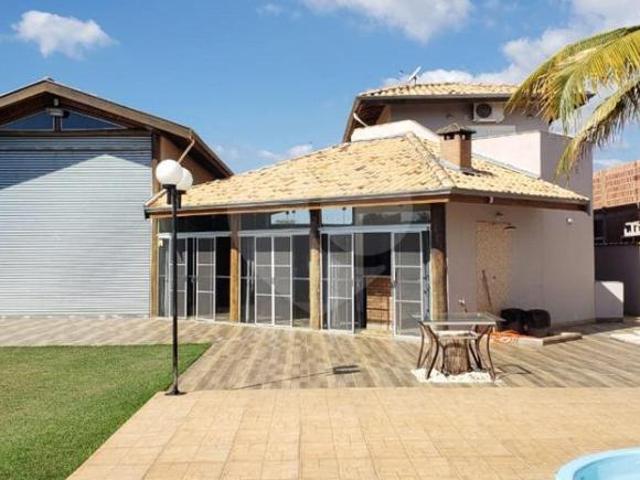 Casa à venda no condomínio Ondas Grandes em Santa Maria da Serra