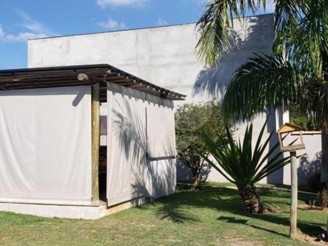 Casa à venda no condomínio Ondas Grandes em Santa Maria da Serra
