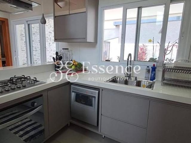 Casa à venda no Condomínio OuroVille em Taubaté/SP