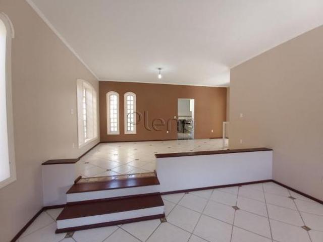 Casa à Venda no Condomínio Residencial Maison Blanche em Valinhos, no bairro Ortizes
