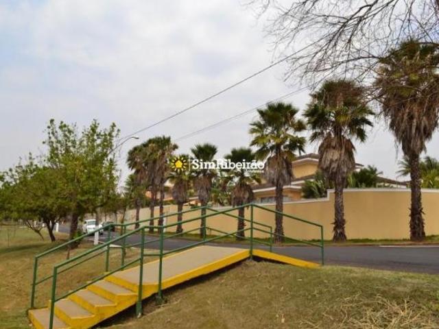 Casa a venda no condomínio Royal Park. Bairro Royal Park
