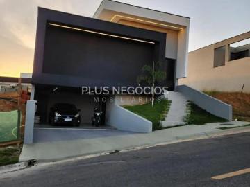 Casa à venda no Condomínio Sunlake 3 suítes, piscina, escritório e porteira fechada Oportunidade