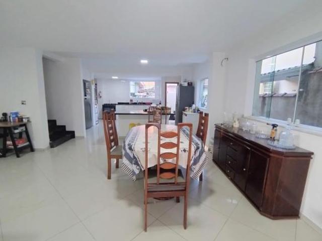CASA À VENDA NO CAMPO GRANDE SANTOS S/P