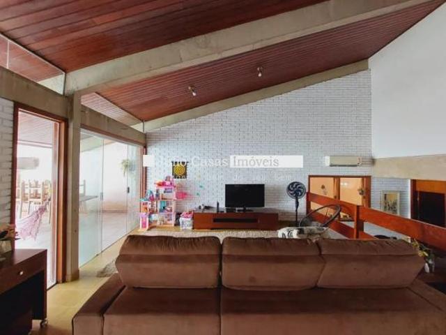Casa a venda no Campolim com 482 m² de área útil