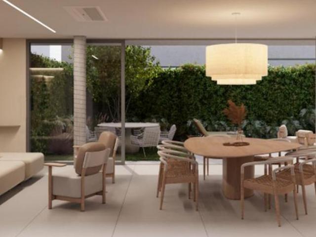 Casa à Venda no Campina do Siqueira, Curitiba com 3 Suítes, Piscina e 3 Vagas – 312 m²