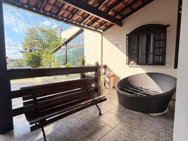 Casa à venda no Castelo
