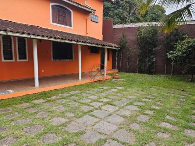CASA A VENDA NO CENTRINHO DE BOISSUCANGA, COM 2 SUÍTES A 100 METROS DA PRAIA, ACEITA PERMUTA EM SÃO