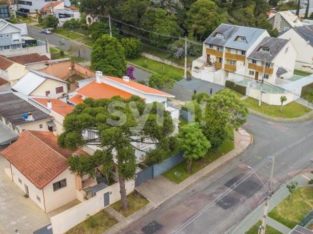 Casa à venda no Centro Cívico