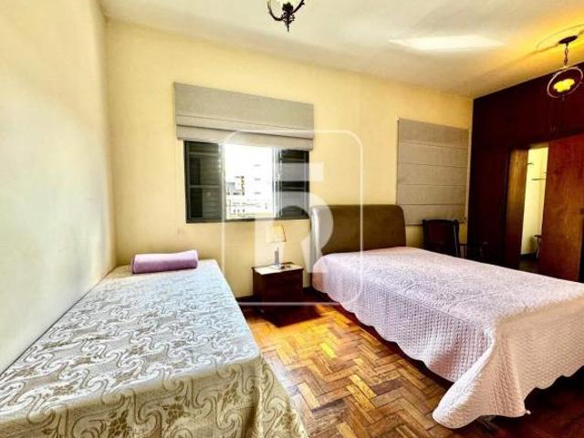 Casa à venda no Centro de Conselheiro Lafaiete – 3 quartos, 1 suíte, 2 vagas