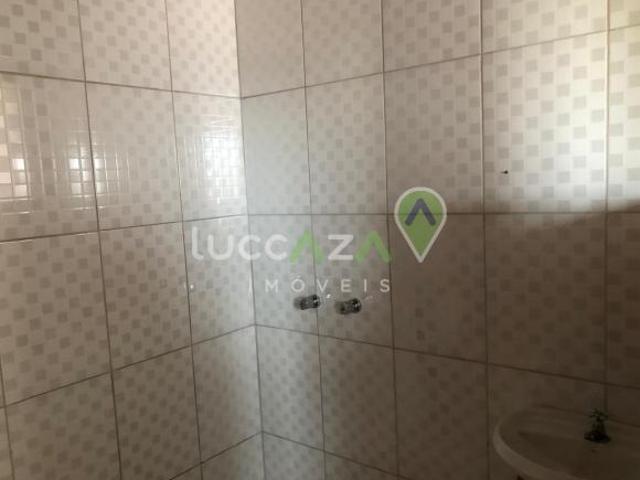 Casa à venda no Centro de Jacareí SP: 3 quartos, 1 suíte, 1 sala, 3 banheiros, 2 vagas de garagem, 1
