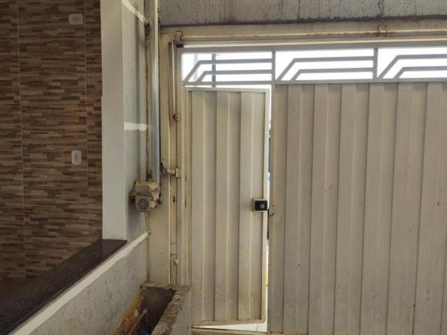 Casa à Venda no Centro de Jacarezinho 2 Dormitório e 2 Vagas