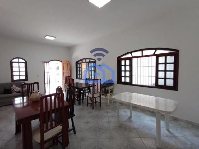 Casa à venda no Centro em Caraguatatuba