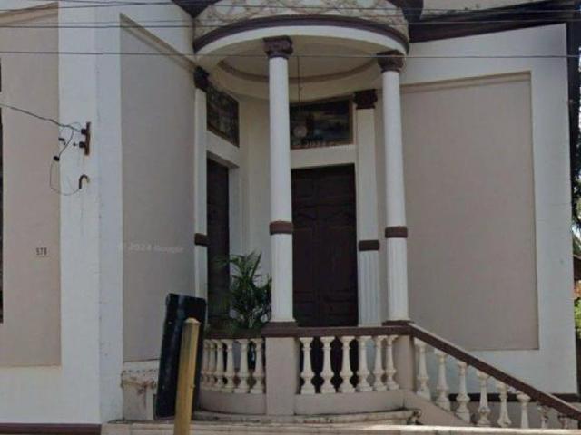 Casa à venda no Centro