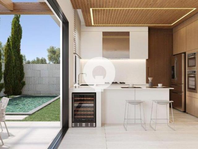 CASA À VENDA NO AMBAR, SANTA FELICIDADE 3 SUÍTES, DESIGN MODERNO E ÁREAS DE LAZER COMPLETAS