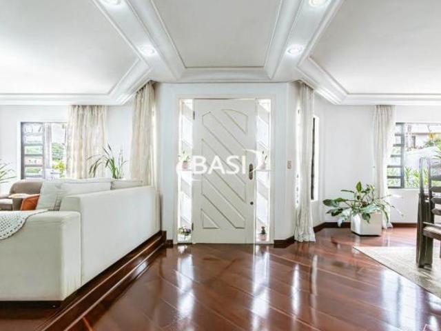 Casa a Venda no Bom Retiro PISCINA AQUECIDA / 3 SUITES / OTIMO TERRENO