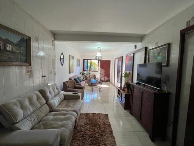 CASA A VENDA NO BAIRRO MEDIANEIRA