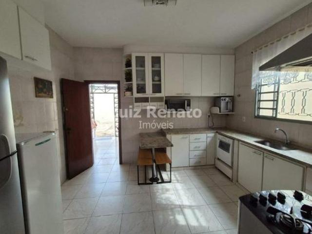 Casa á venda no bairro Nova Vista