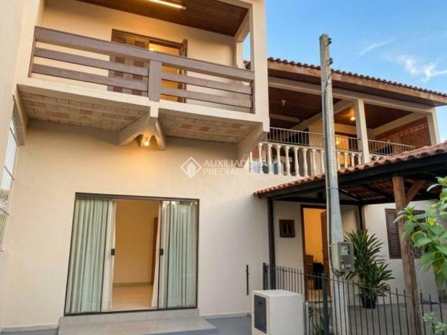 Casa à venda no Bairro Barnabé em Gravataí