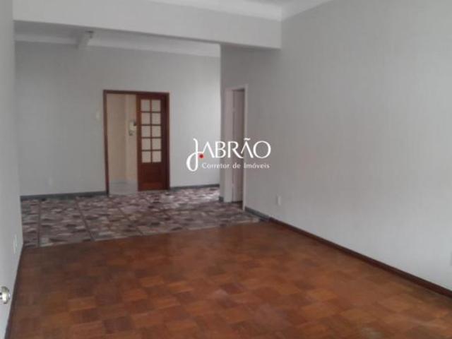 Casa a venda no Bairro Boa Morte, ao lado do Centro de Barbacena, MG